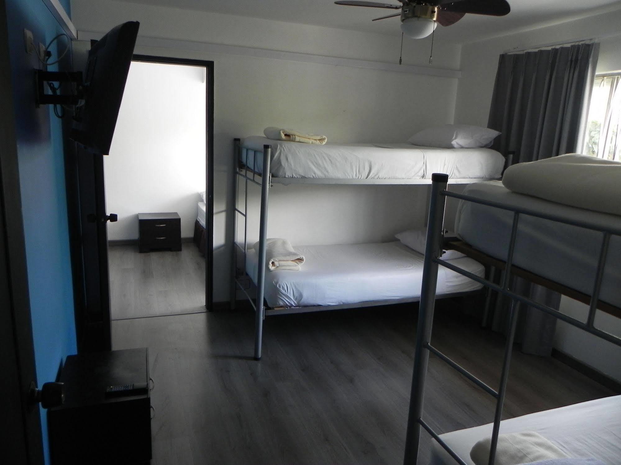 Hostal Tamarindo Inn メデジン エクステリア 写真